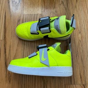 Nike Air Force 1 Utility
VOLT